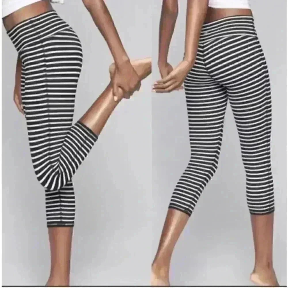 Athleta Cropped Black and White Striped Leggings Size S